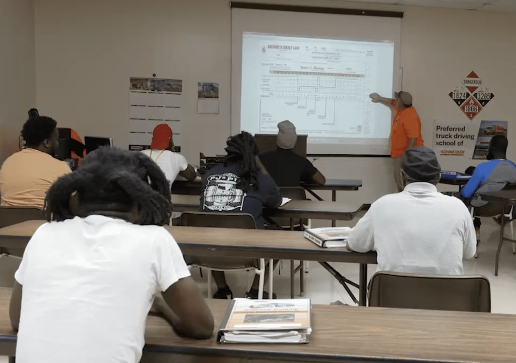 How Long Does it Take to Get a CDL in 2026? Weekend Classes vs Full Time