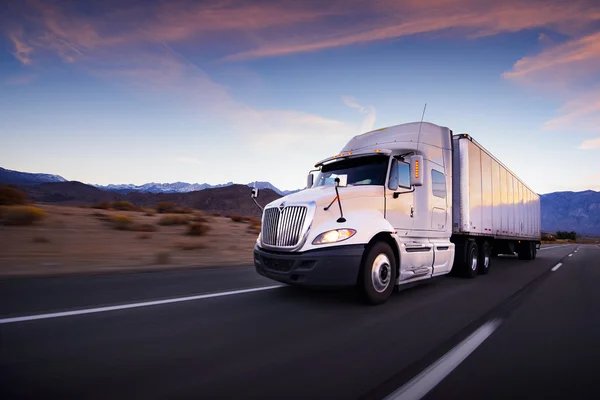 Highest Paying Trucking Companies 2026: Walmart & Private Fleets